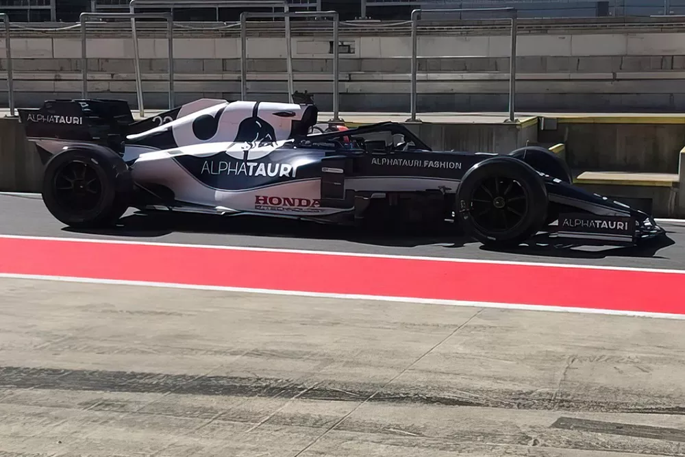 Yuki Tsunoda, AlphaTauri con i pneumatici Pirelli