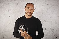 Hamilton es premiado en los Laureus 2021 por activista