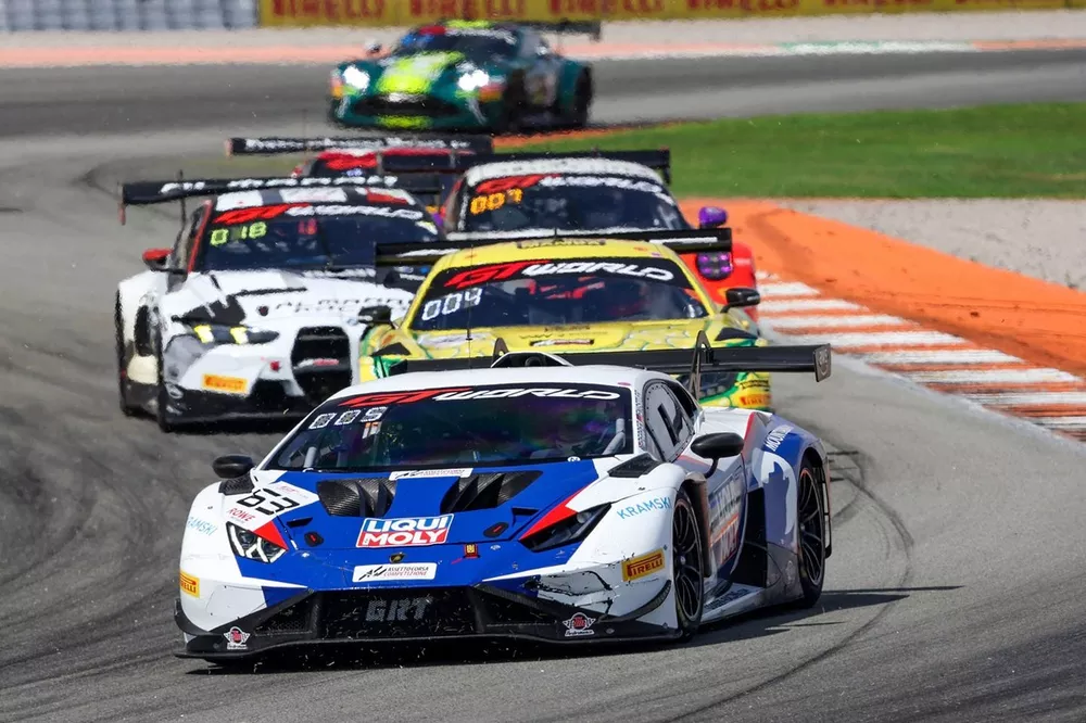 #63 GRT-Grasser Racing Team, Lamborghini Huracan GT3 EVO2 Luca Engstler, Jordan Pepper