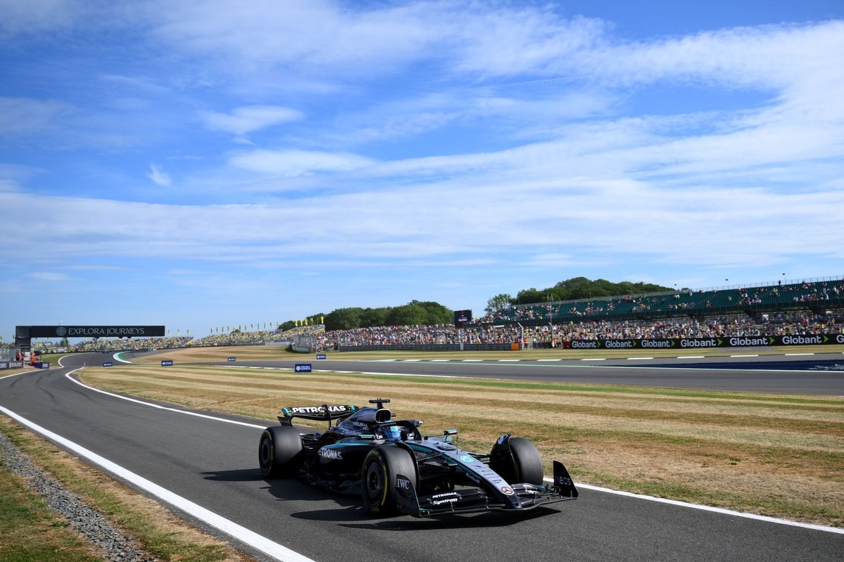 British F1 Grand Prix: Race Incidents and Conditions