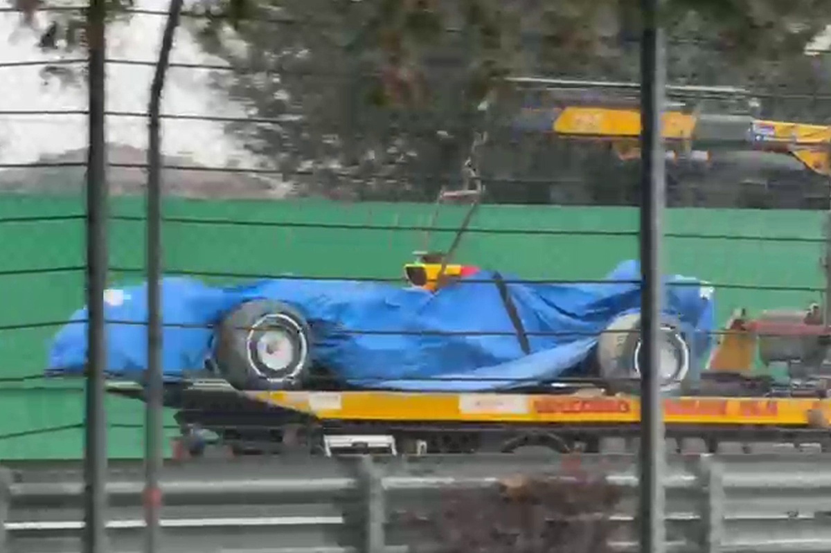 Arvid Lindblad goes off in brand-new Racing Bulls F1 car