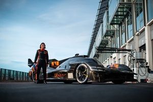 Jamie Chadwick prueba el Genesis LMDh y estará en el WEC 2026