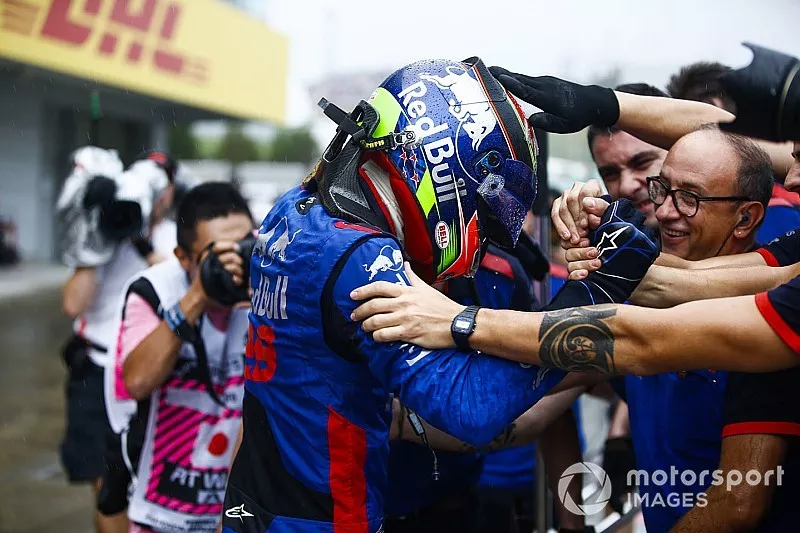 Brendon Hartley, Toro Rosso, celebra su gran clasificaci&oacute;n con el equipo