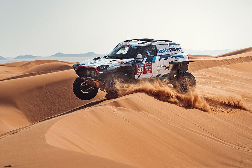 #217 X-raid Mini JCW Team Mini John Cooper Works Rally Plus: Krzysztof Hołowczyc, Łukasz Kurzeja