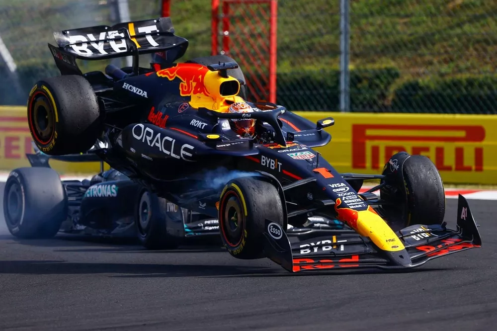 Max Verstappen, Red Bull Racing RB20, Lewis Hamilton, Mercedes F1 W15, collide