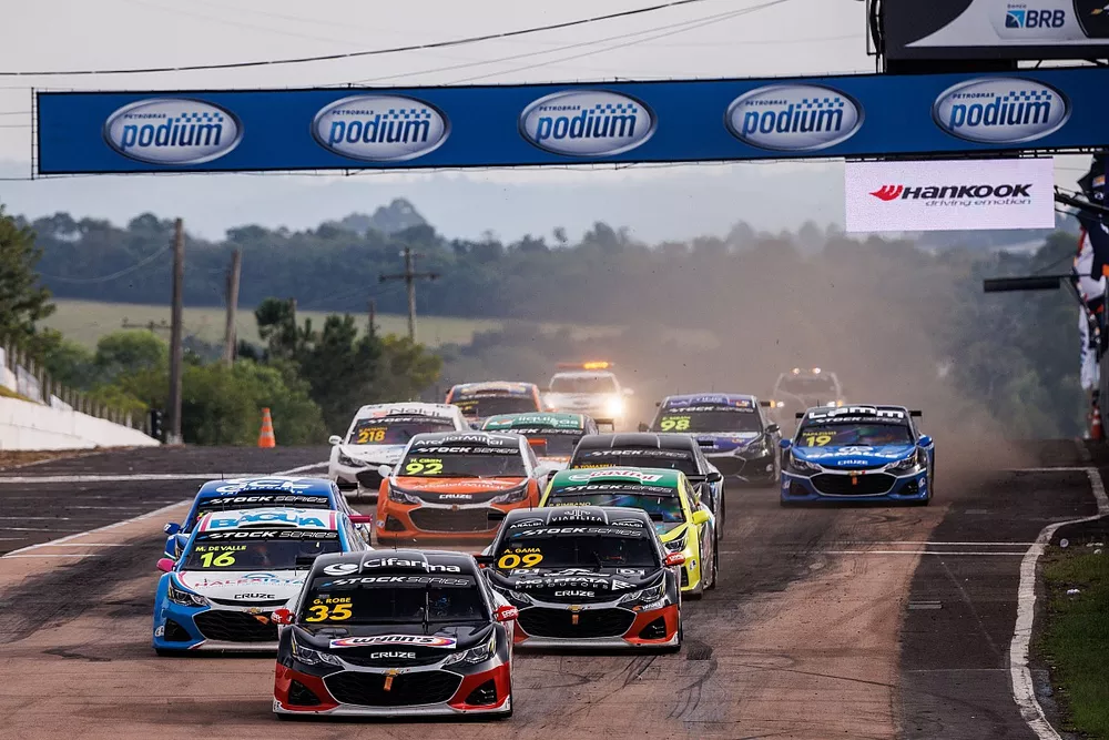 Largada da Stock Series em Tarum&atilde;