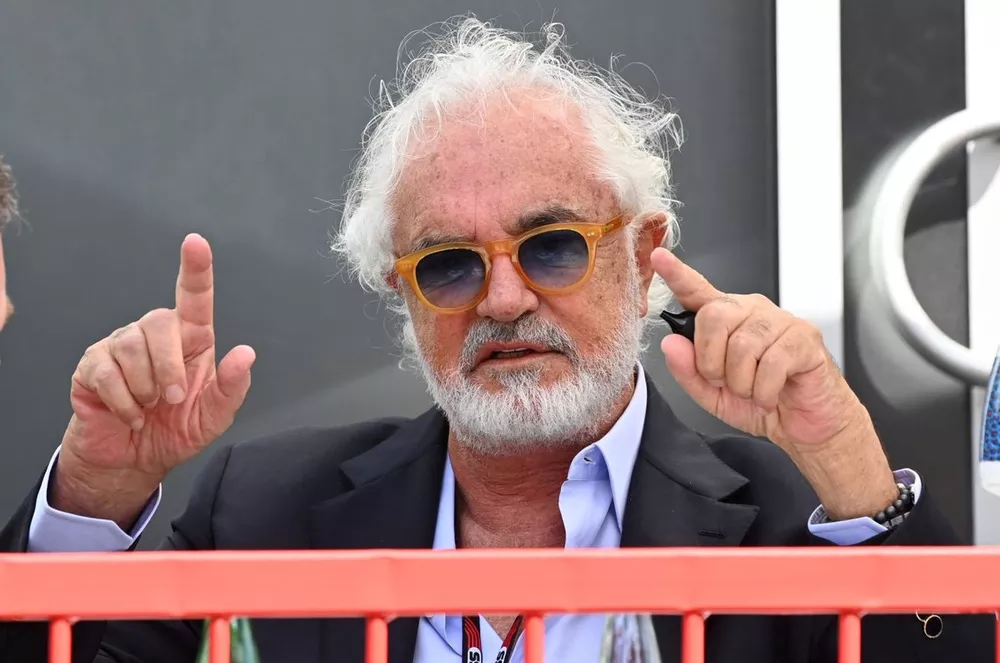 Christian Horner, Team Principal, Red Bull Racing, con Flavio Briatore e Helmut Marko, Consulente, Red Bull Racing 