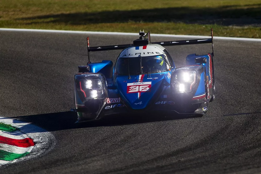 #36 Alpine Elf Team Alpine A480 - Gibson of Andre Negrao, Nicolas Lapierre, Matthieu Vaxiviere