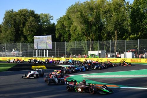 Clerot é 11º e Fefo Barrichello 29º no primeiro dia de testes da F3 em Jerez