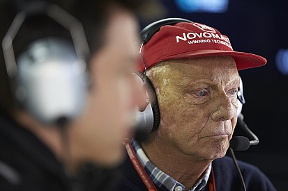 Niki Lauda: Physiotherapie beginnt nach Komplikationen