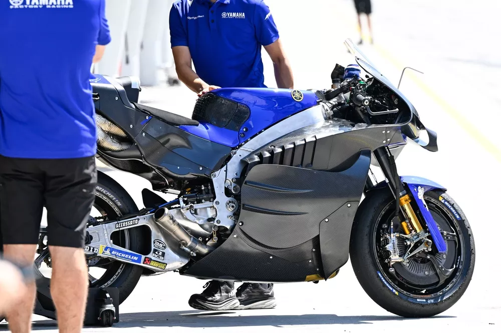 Carenado Yamaha Factory Racing V4