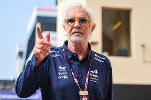 Nielsen aclara la diferencia de roles con Briatore en Alpine F1