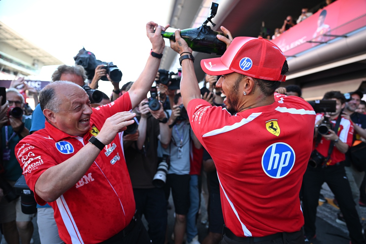 "Ferrari puede esperar; Mercedes debe decidir ya su piloto número 1"