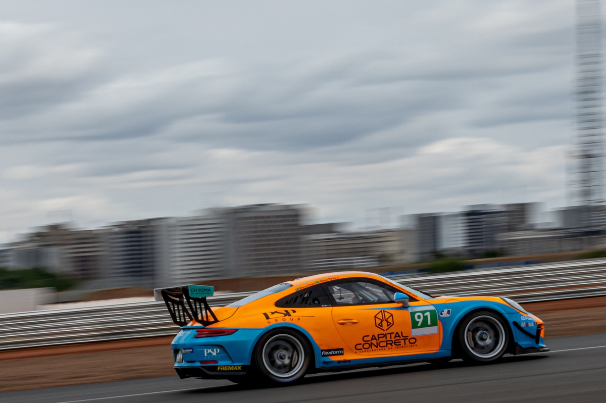 Porsche Challenge: Dilson Peres Jr. e Marco Cozzi lideram TL2 no DF