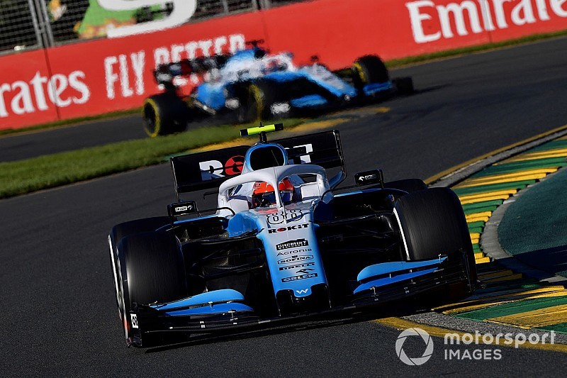 Kubica: többször előztek meg 45 perc alatt, mint korábban négy év folyamán