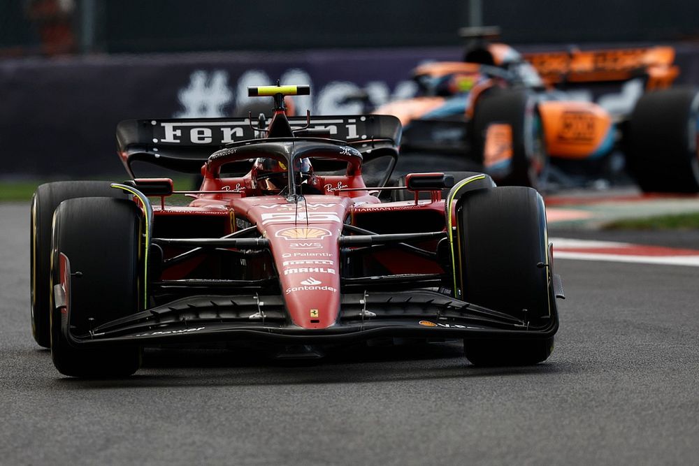 Carlos Sainz, Ferrari SF-23, Oscar Piastri, McLaren MCL60