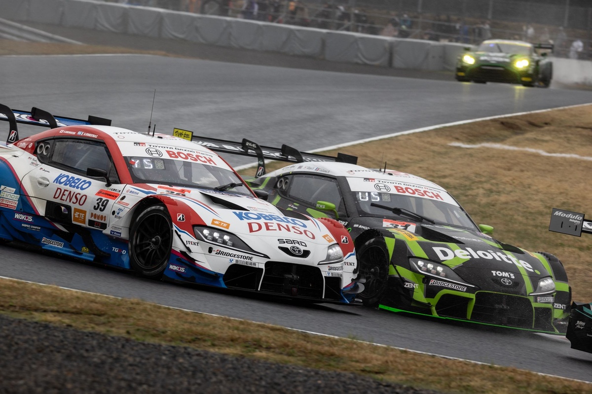 【値下げしました！】SUPER GT 37号車 GT500は37号車Deloitte TOM'S、GT300は777号車D'stationがポール