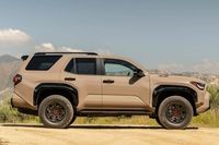 Dise&ntilde;o todoterreno, hasta 326 CV y por 40.000 &euro;: el rival del Land Cruiser est&aacute; en Toyota