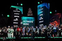 El minuto de gloria para todos los pilotos del Dakar en el improvisado podio