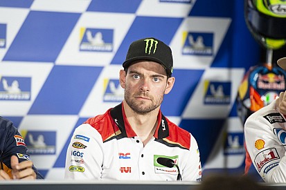 Crutchlow cedera patah pergelangan kaki