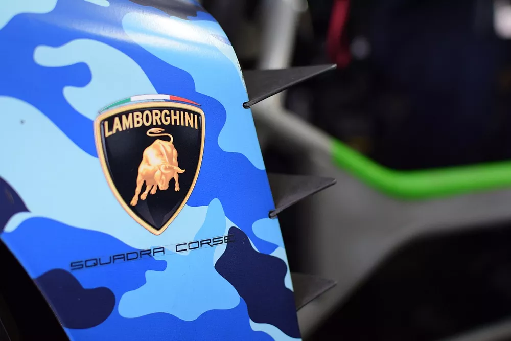 Lamborghini Huracan GT3 logo detail