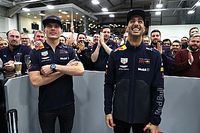 Ricciardo se despidió de Red Bull con una visita a la fábrica