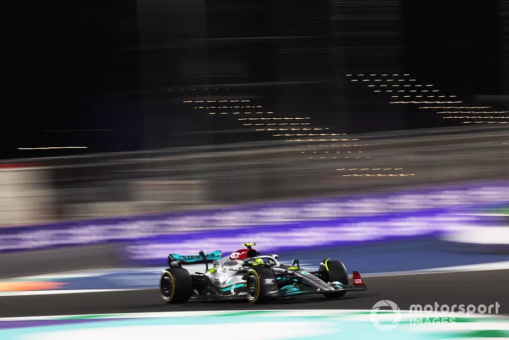 Lewis Hamilton, Mercedes W13 