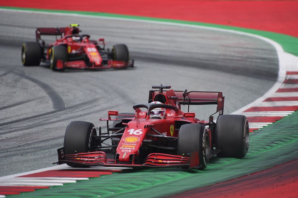 Charles Leclerc, Ferrari SF21, Carlos Sainz Jr., Ferrari SF21