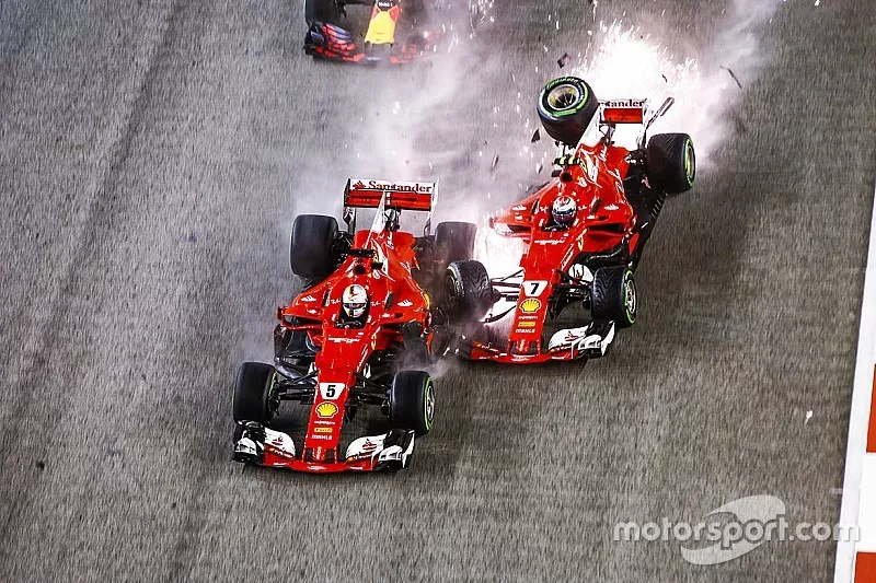  Sebastian Vettel, Ferrari SF70H, Max Verstappen, Red Bull Racing RB13, Kimi Raikkonen, Ferrari SF70H, collide at the start