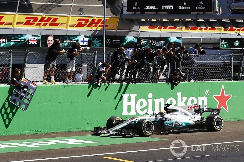 Ganador de la carrera Lewis Hamilton, Mercedes AMG F1 W08