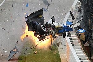 La historia de las fotos del salvaje accidente de Dixon en Indy