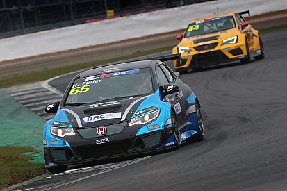 UK: Fuller torna sulla Honda a Brands Hatch