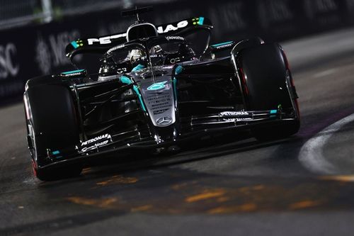 Russell lidera una extraña FP3 en Las Vegas con los McLaren últimos