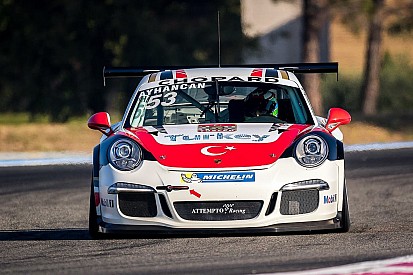 Carrera Cup Fransa: Ayhancan Güven son anda podyumu kaçırdı