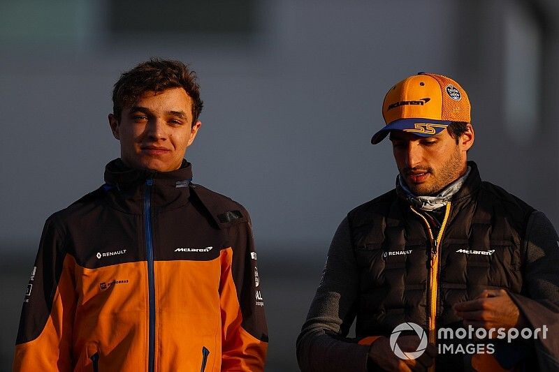 Lando Norris, McLaren, Carlos Sainz Jr., McLaren