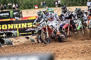Prado sufre en el MXGP de Riga; Cairoli, regresa a la victoria