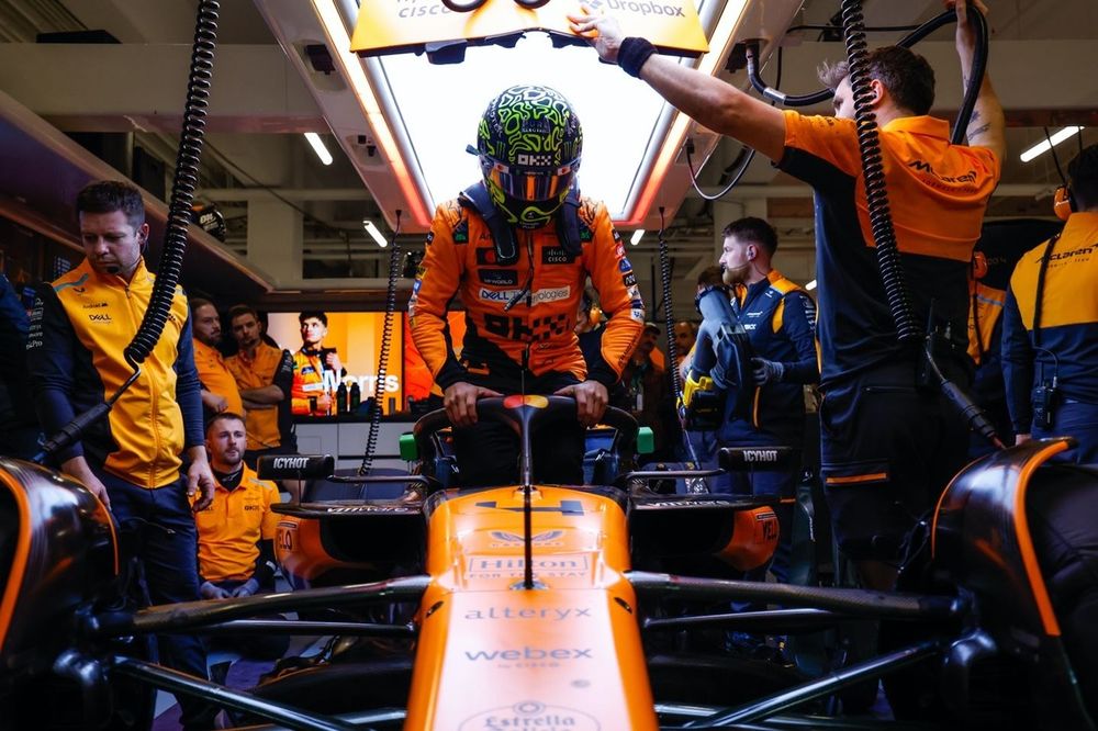 Lando Norris, McLaren F1 Team, settles into his seat