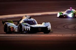 Ferrari ukarane. Peugeot na podium