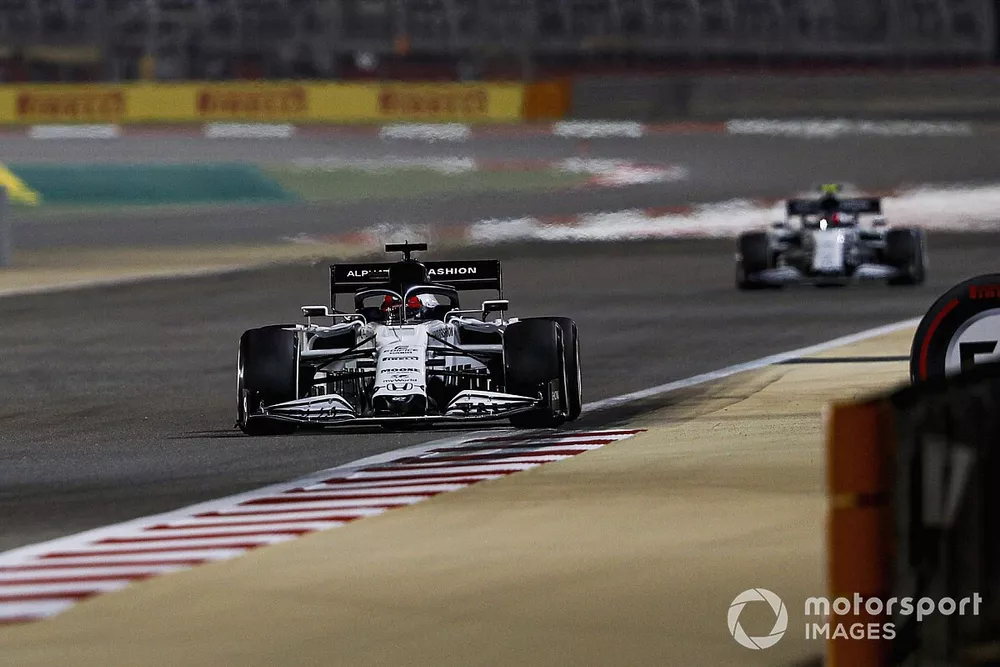 Daniil Kvyat, AlphaTauri AT01, Pierre Gasly, AlphaTauri AT01