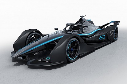 Elektromos Ezüstnyíl a Mercedestől: bemutatták a gyári Formula E-autót