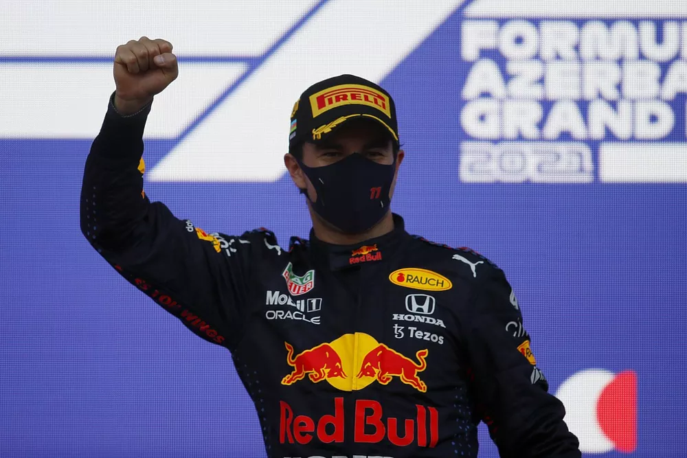 Sergio Perez, Red Bull Racing, op het podium