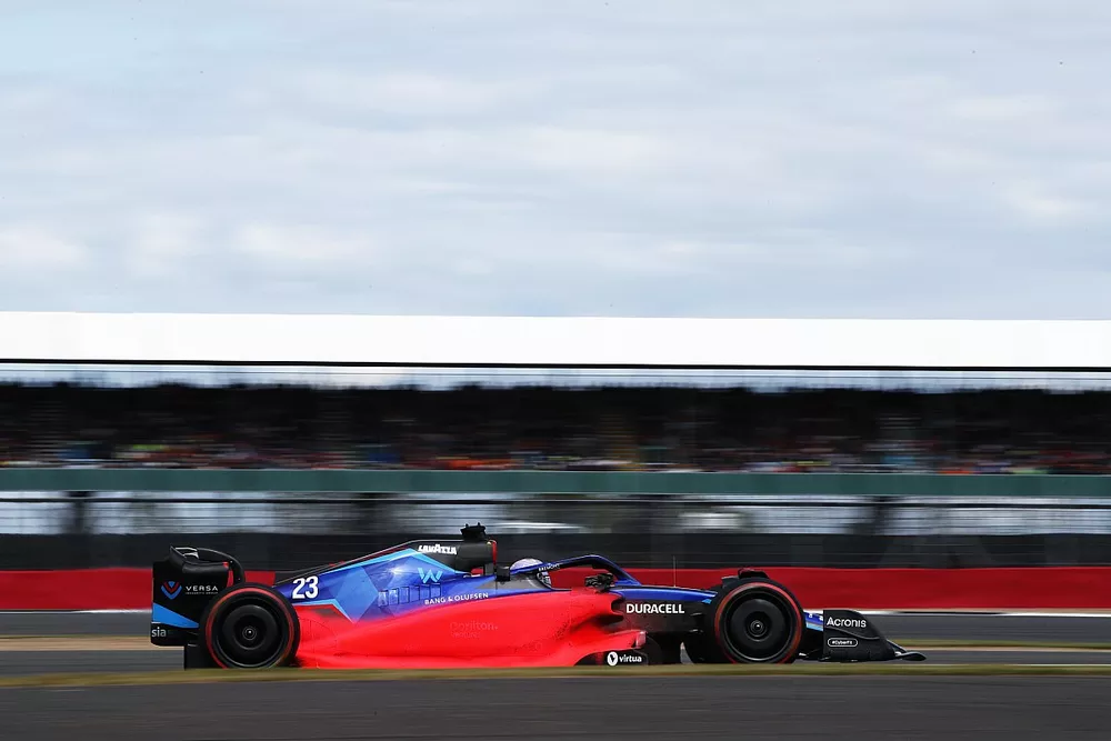 Alex Albon, Williams FW44, with aero paint applied