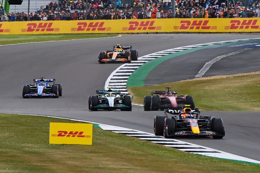 Sergio Perez, Red Bull Racing RB18, Charles Leclerc, Ferrari F1-75, Lewis Hamilton, Mercedes W13, Fernando Alonso, Alpine A522
