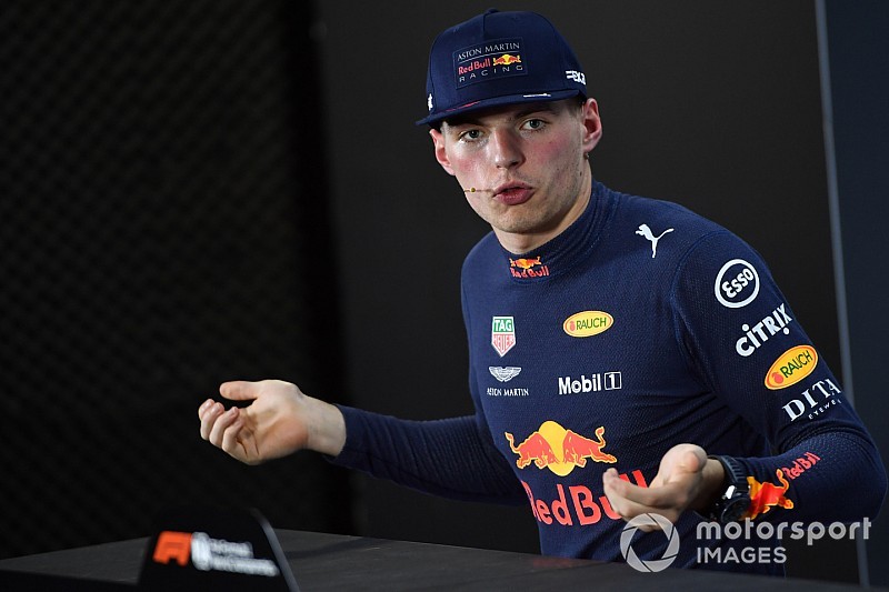 Verstappen cumplirá dos días de servicio público tras empujar a Ocon en Brasil