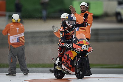 MotoGP sürücüleri, Moto3'teki ilk yarışını kazanan Can Öncü'yü övdü!