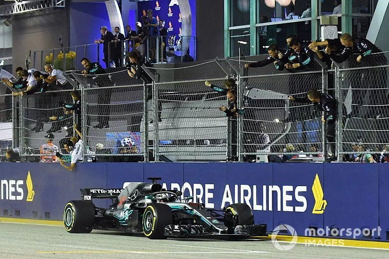 Ganador de la carrera Lewis Hamilton, Mercedes-AMG F1 W09
