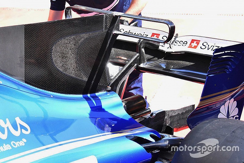 Sauber introduces McLaren-style T-wing