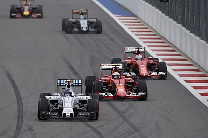 Räikkönen kiüti Bottast Szocsiban: jött is a kemény büntetés