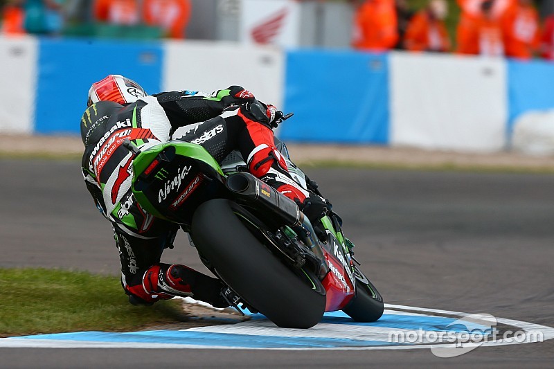 Une perte de pression de son pneu a fait chuter Jonathan Rea