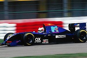 Galería: la corta carrera del "recordado" Roland Ratzenberger en F1